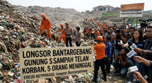 longsor bantargebang gunung sampah tpst bantargebang