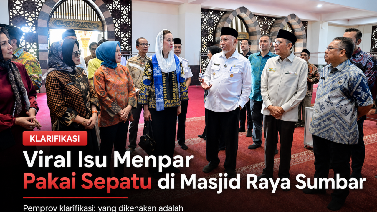 Menteri Pariwisata saat berkunjung ke Masjid Raya Sumbar
