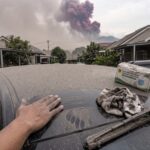 Hujan debu dari erupsi abu Anak Krakatau menyebar hingga wilayah Bogor